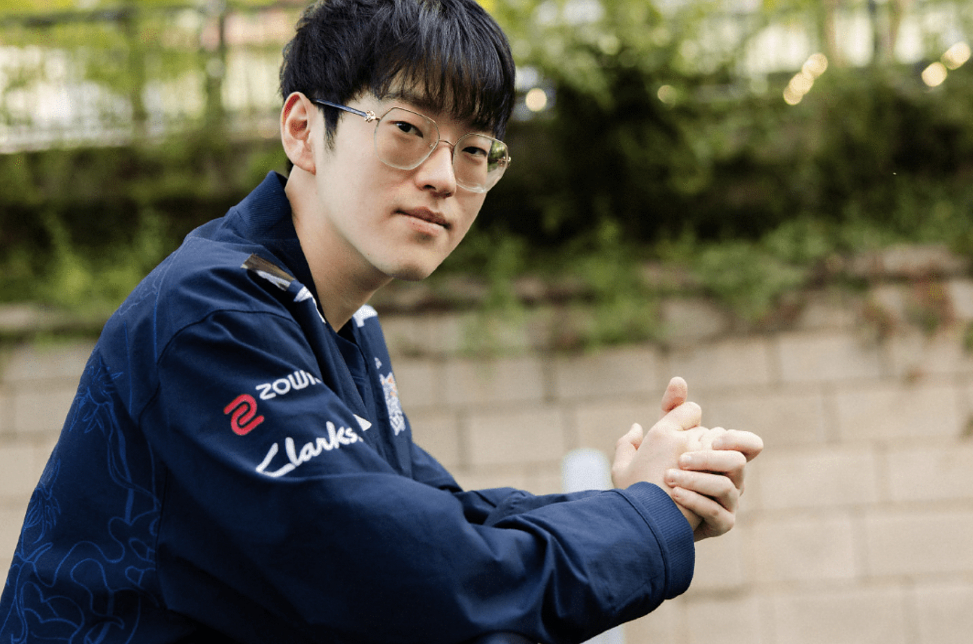 九游-关于Scout在MAD比赛中晋级下一阶段，险胜引发热议！观众掌声雷动的信息