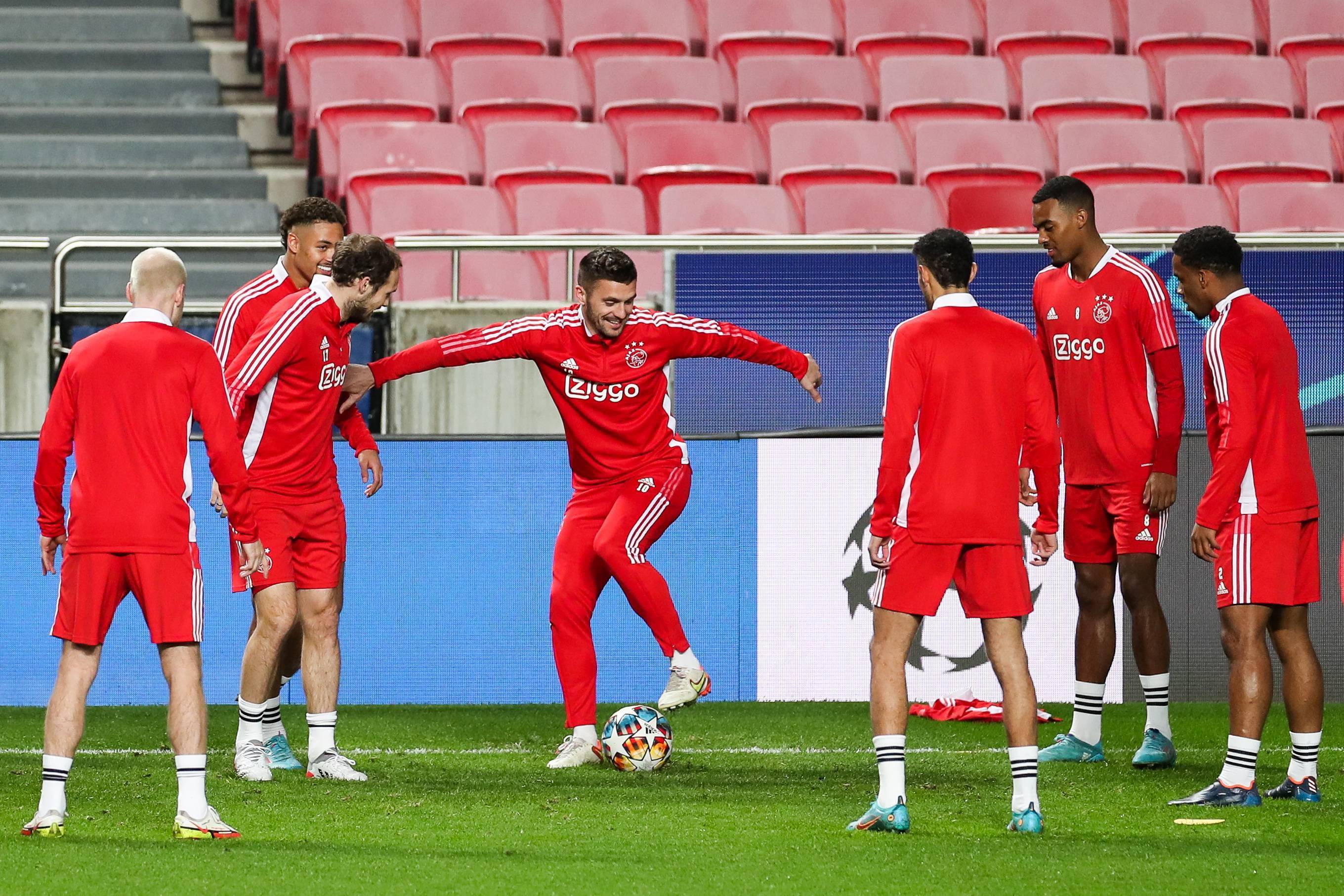 包含阿贾克斯发布备战花絮,转会期临场应变,NBA总决赛任务艰巨,纪律约束更严格的词条 包含阿贾克斯发布备战花絮,转会期临场应变,NBA总决赛任务艰巨,纪律约束更严格的词条