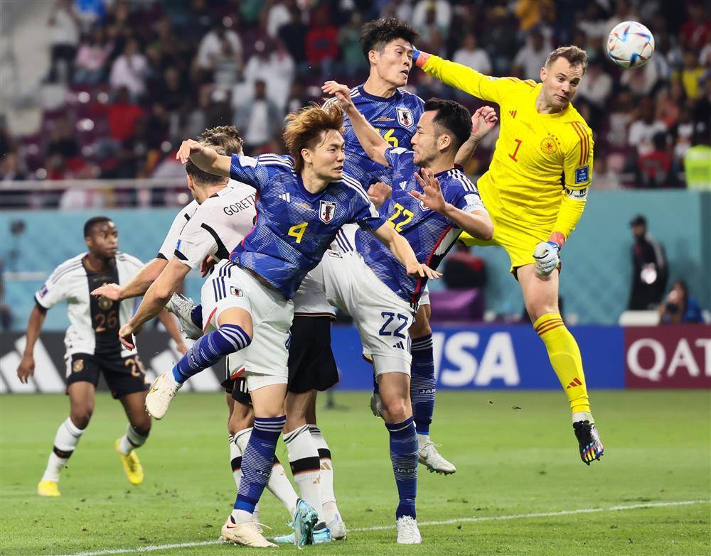 西亚卡姆爆冷击败日本队，精彩发挥引爆全场！的简单介绍