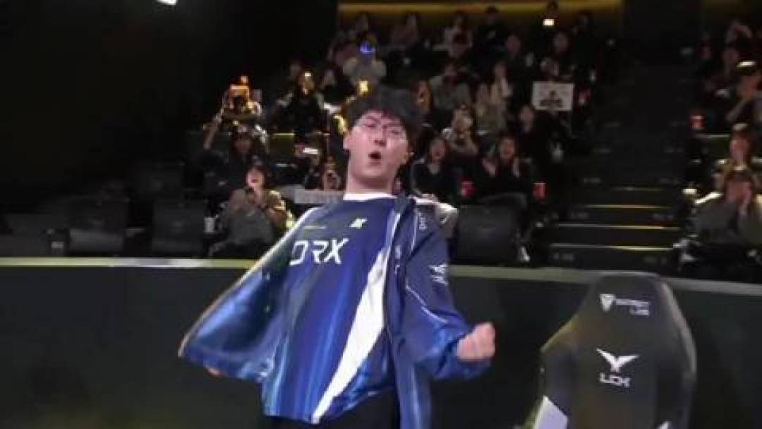 J9-包含Faker在TL比赛中败北，大胜引发热议！的词条